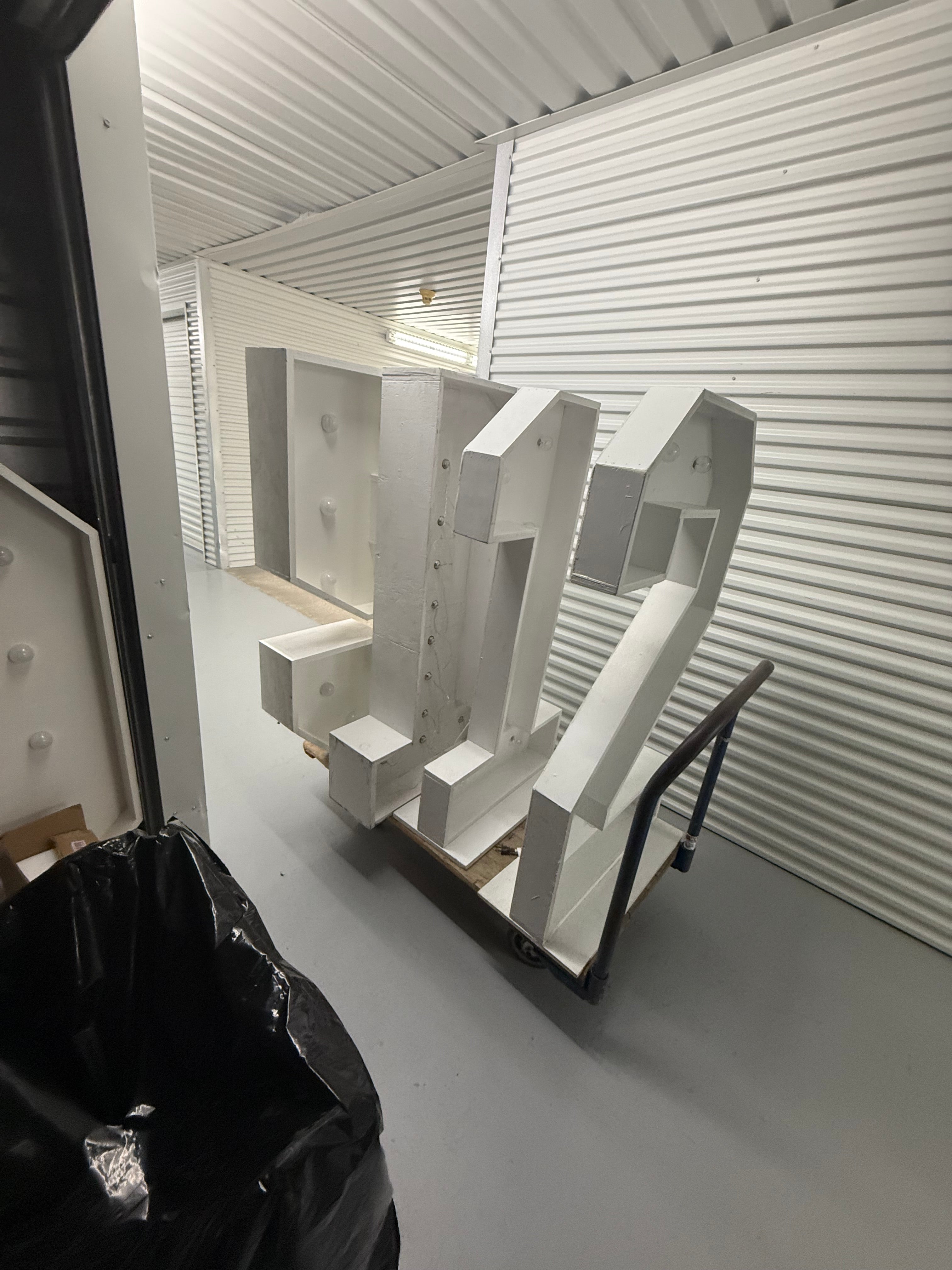 Marquee numbers RENT